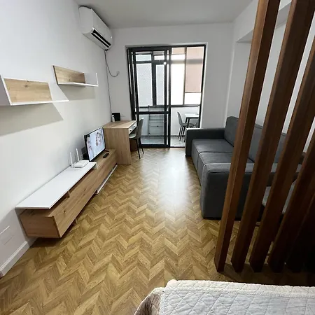 Flat In - Location