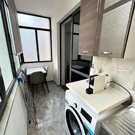 Flat In - Location